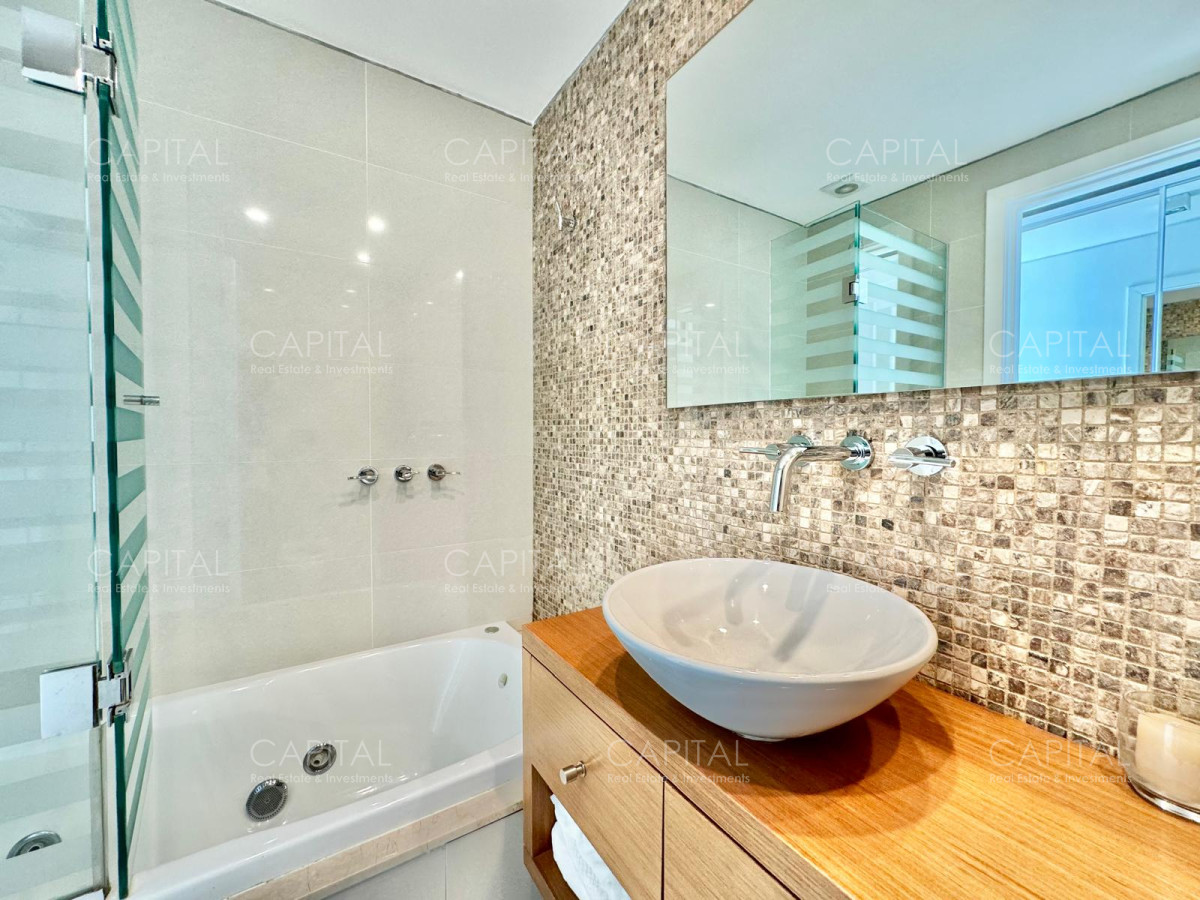 Apartamento ID.24960 - Apartamento en Playa Brava de dos dormitorios a metros del mar