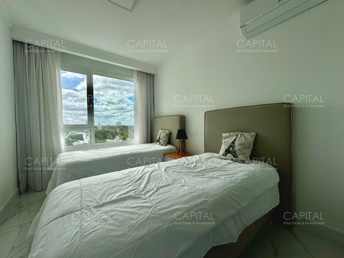 Apartamento ID.32044 - Apartamento de tres dormitorios en suite en Paramount Smart Tower en Venta