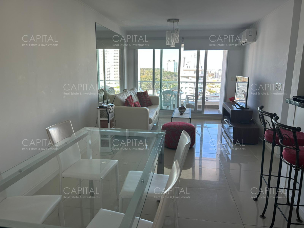 Apartamento ID.35219 - Apartamento en venta, edificio con servicios de categoría. 