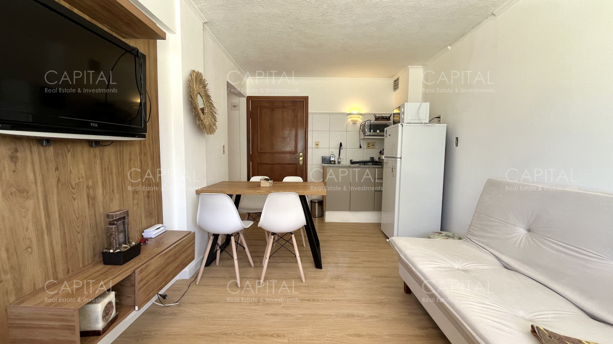 Apartamento ID.38875 - Apartamento en venta de 2 dormitorios en Peninsula, Punta del Este.