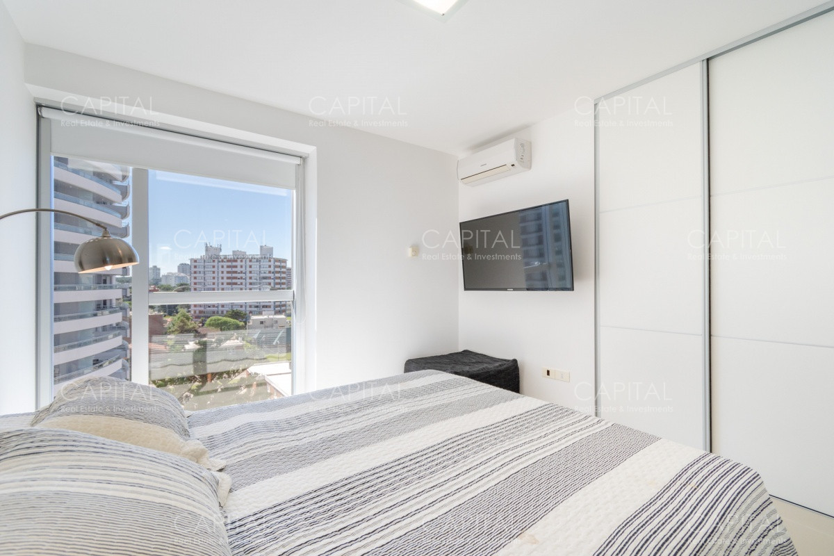 Apartamento ID.30894 - Moderno Apartamento de Dos Dormitorios en Venta Punta del Este
