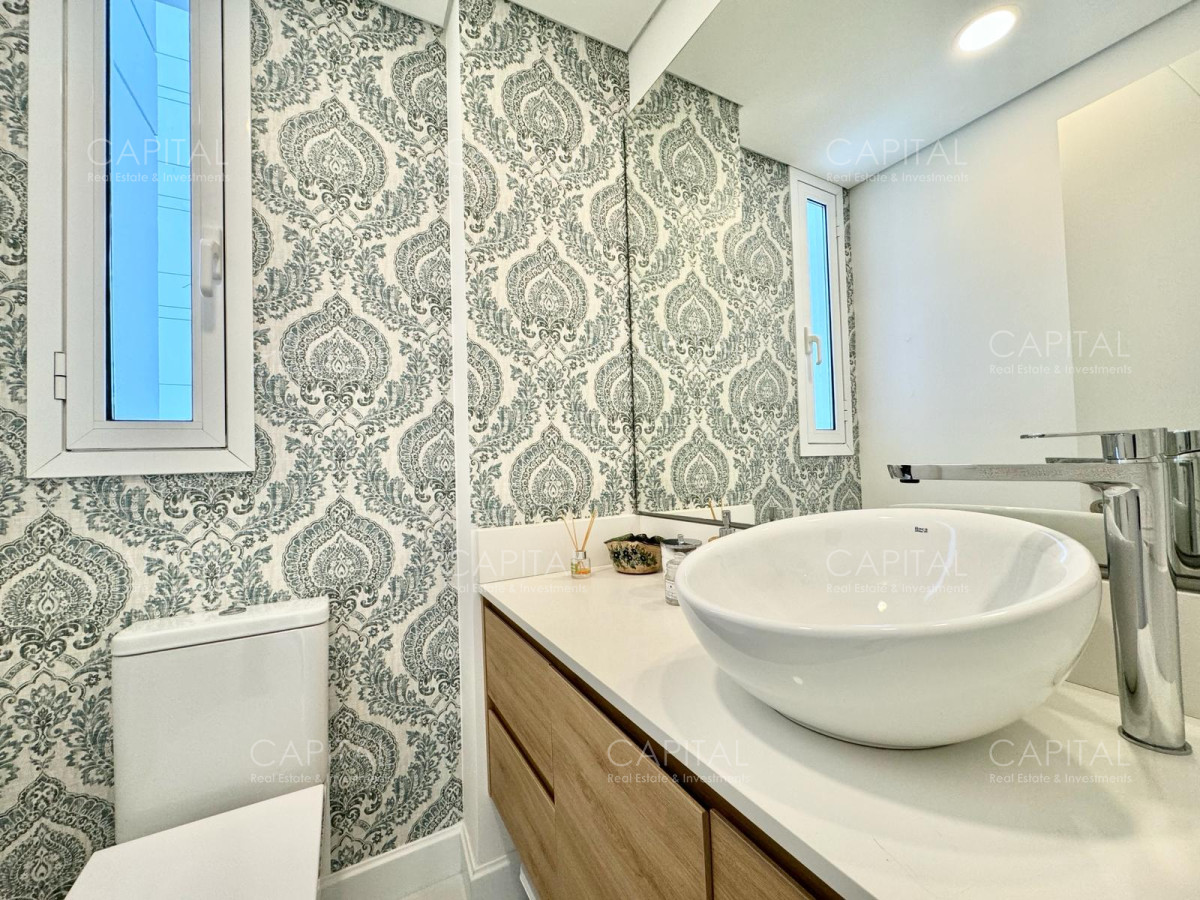 Apartamento ID.35900 - Paramount Tower de dos dormitorios frente al mar en Venta, Playa Mansa Punta del este