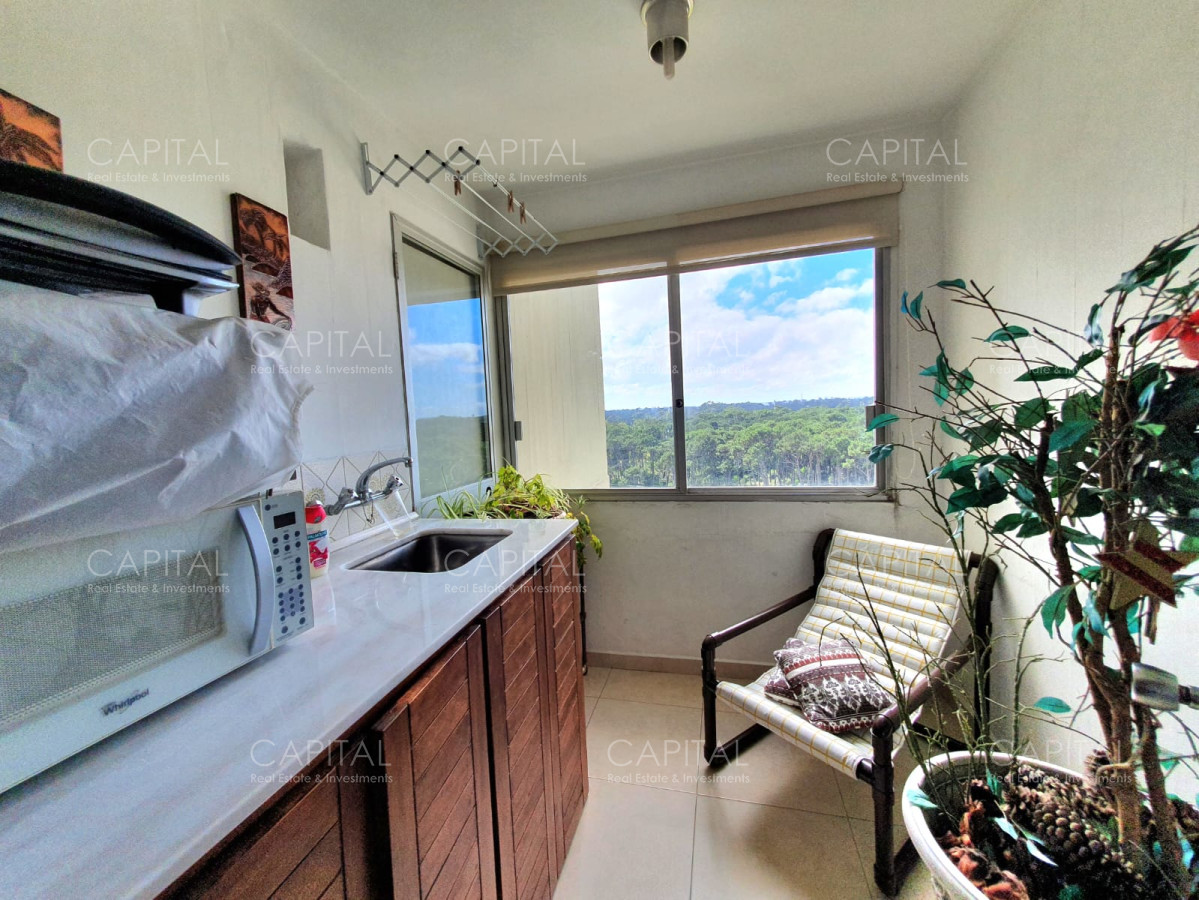 Apartamento ID.32588 - Venta departamento tres dormitorios y dep servicio Punta del Este