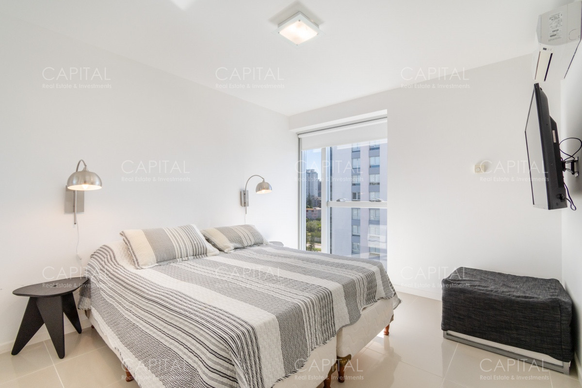 Apartamento ID.30894 - Moderno Apartamento de Dos Dormitorios en Venta Punta del Este