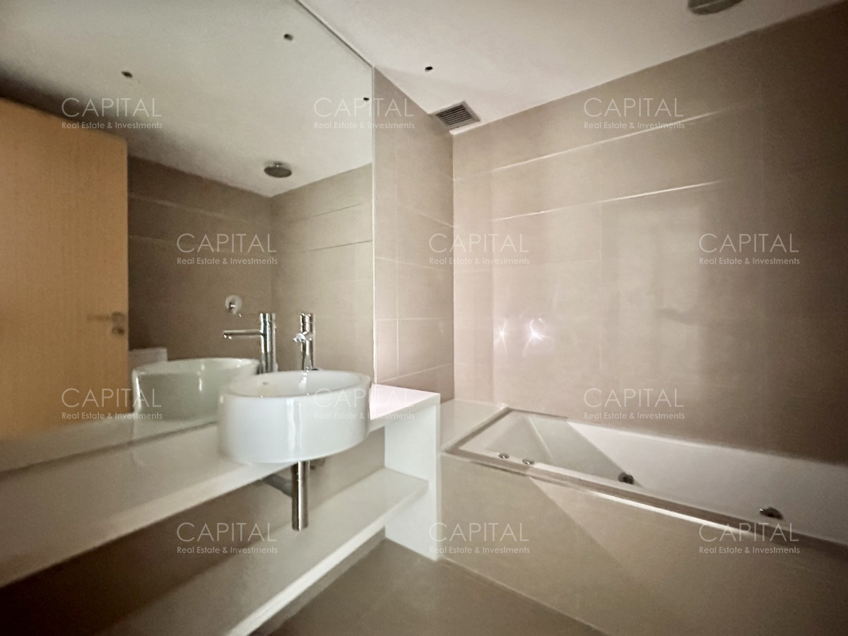 Apartamento ID.31677 - Apartamento de tres dormitorios con vista al mar en venta, Punta del Este.