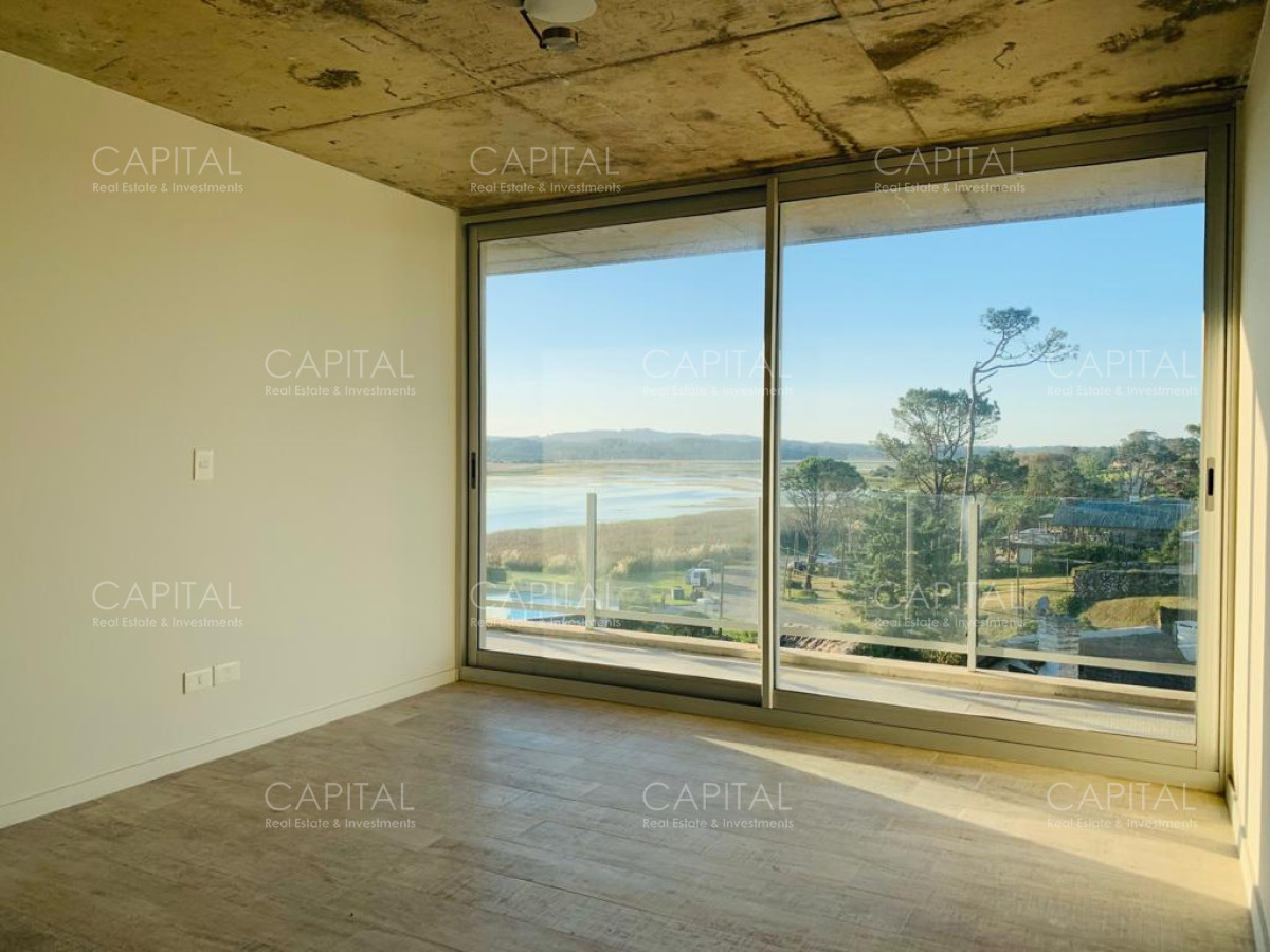 Apartamento ID.30996 - Moderno Penthouse a Estrenar de 3 Dormitorios frente a Playa Mansa - Venta