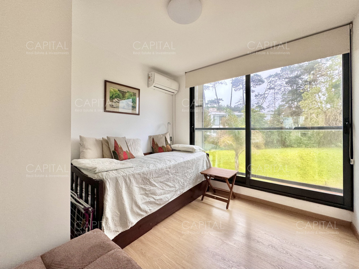 Apartamento ID.38051 - Apartamento de dos dormitorios con parrillero en venta, Punta del Este.