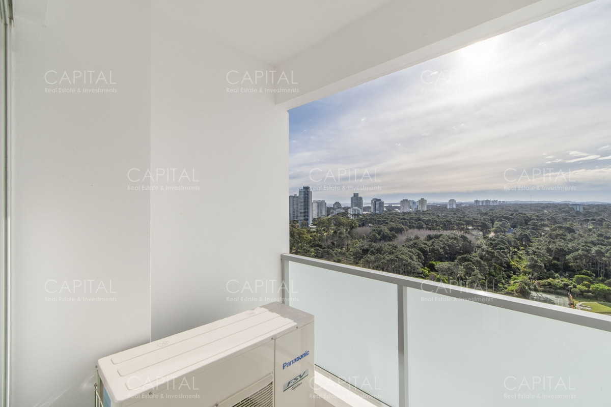 Apartamento ID.34933 - Le Parc 3 Punta del Este de tres dormitorios en Venta
