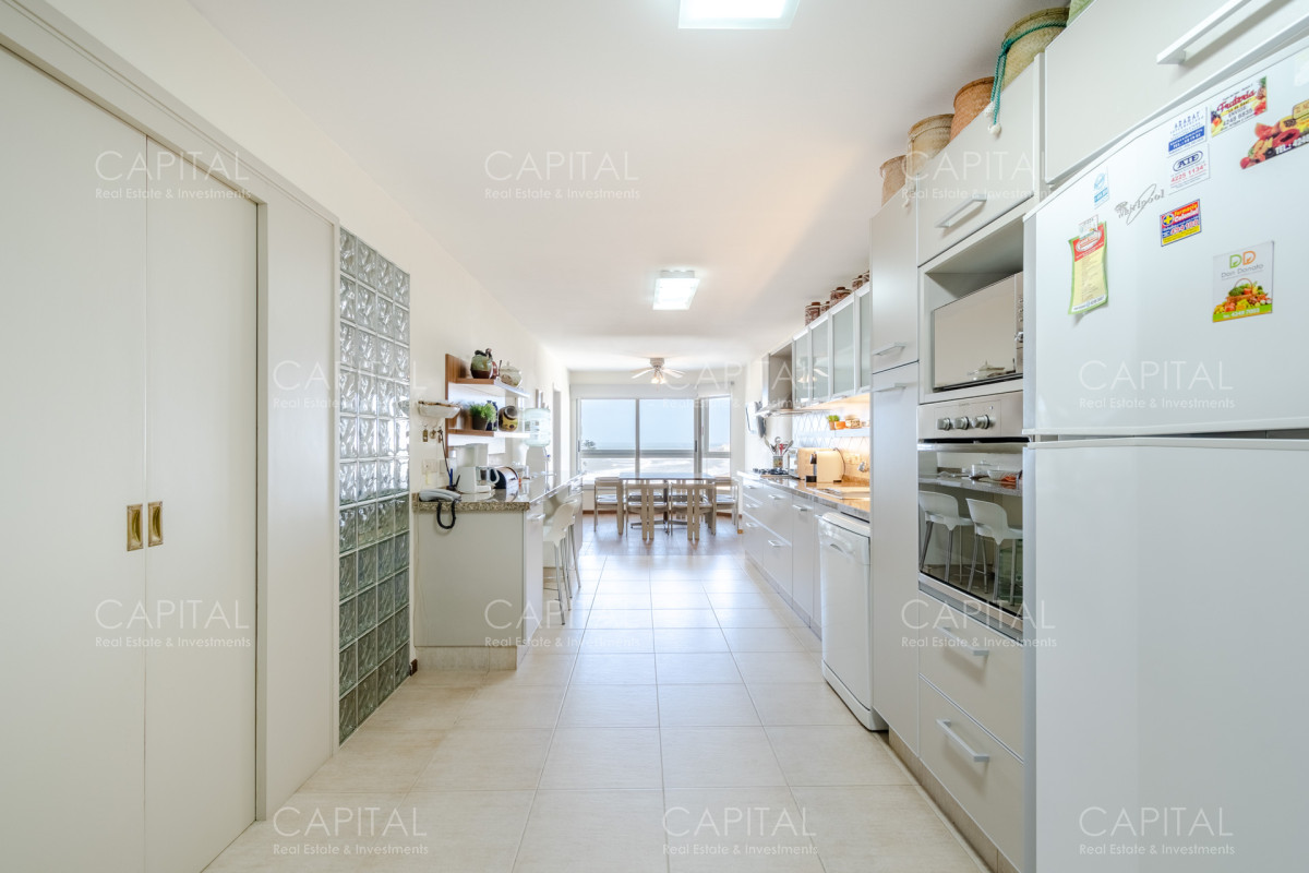 Apartamento ID.30942 - Venta de amplio apartamento sobre playa Brava íntegramente reciclado