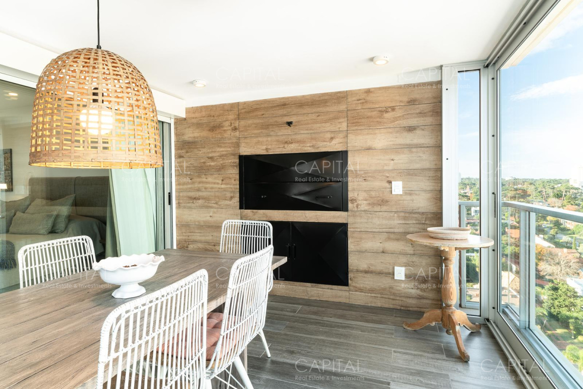 Apartamento ID.36586 - Exclusivo departamento totalmente reformado de 4 suites en Playa Mansa