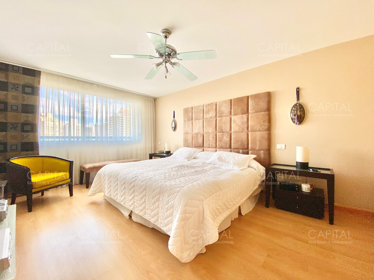 Apartamento ID.30056 - Apartamento de Tres dormitorios con Vista al Mar en Venta en Playa Brava