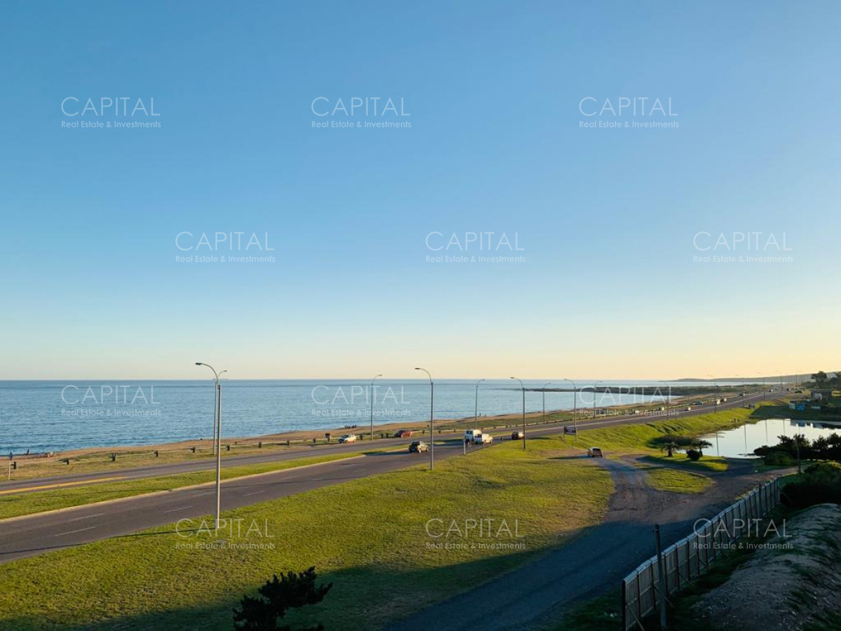 Apartamento ID.30995 - Moderno Penthouse de 3 Dormitorios frente a Playa Mansa