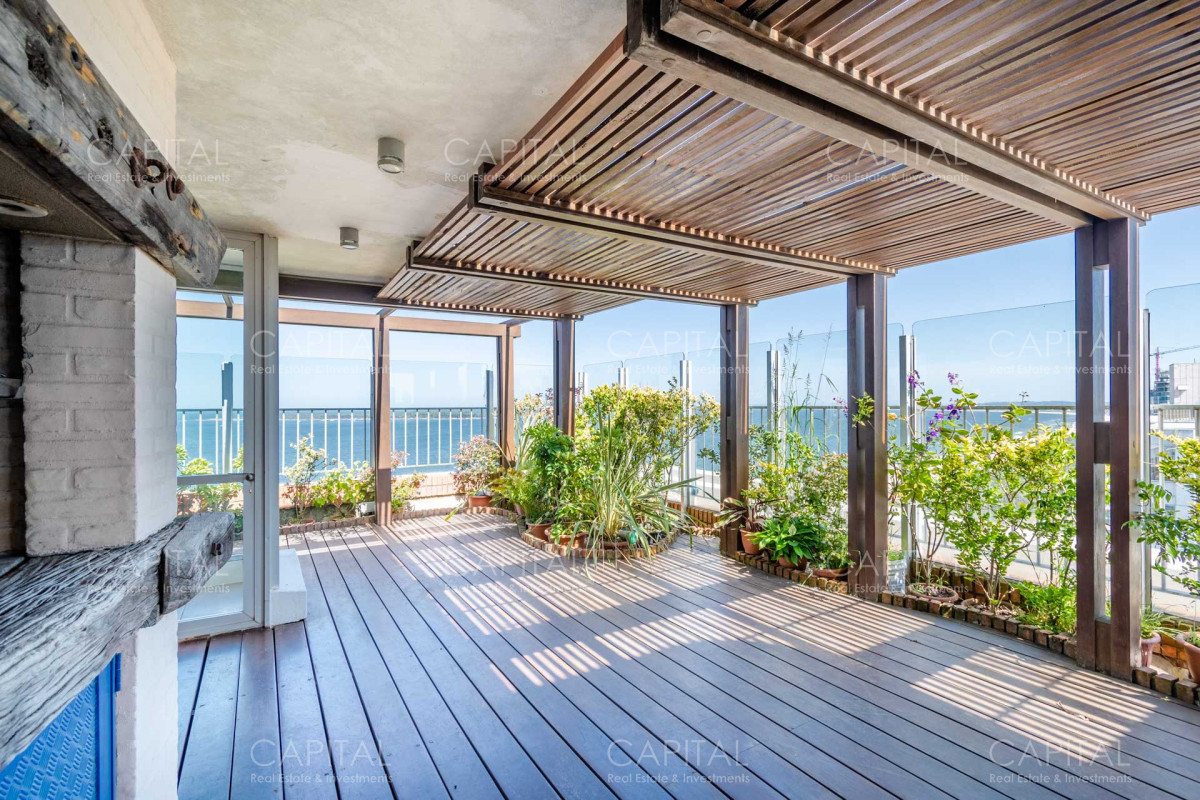 Apartamento ID.30607 - Penthouse de Cuatro Dormitorios frente al Mar - Venta Playa Mansa