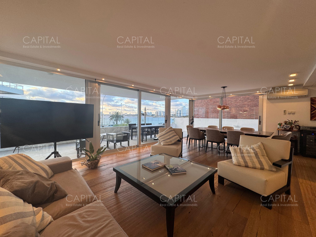 Apartamento ID.29222 - Apartamento en Venta Frente al Mar Punta del Este Cuatro dormitorios