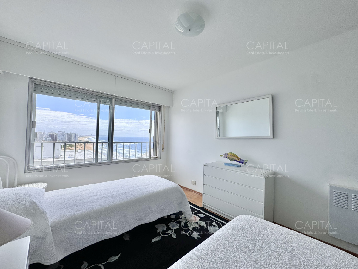 Apartamento ID.37407 - Apartamento de tres dormitorios y dependencia en Venta Punta del Este