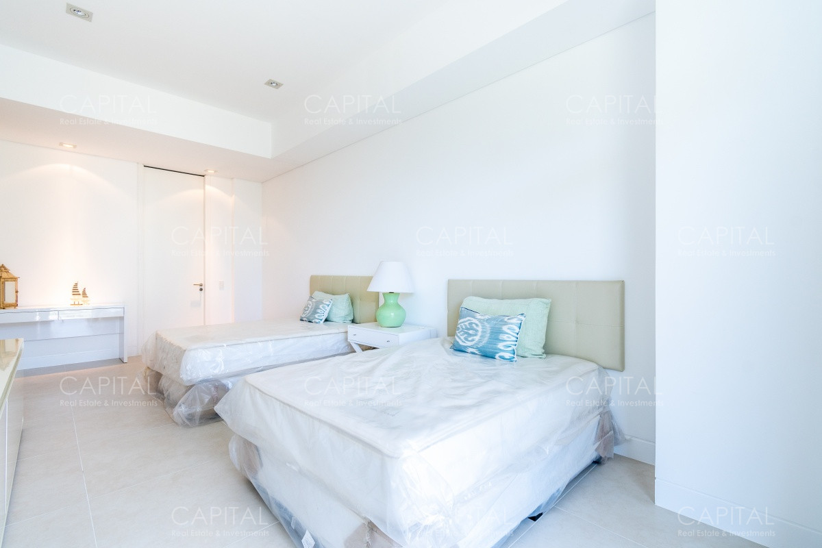 Apartamento ID.30146 - Excelente Apartamento en Acqua Punta del Este Tres suites en Venta en Primera línea, Playa Brava