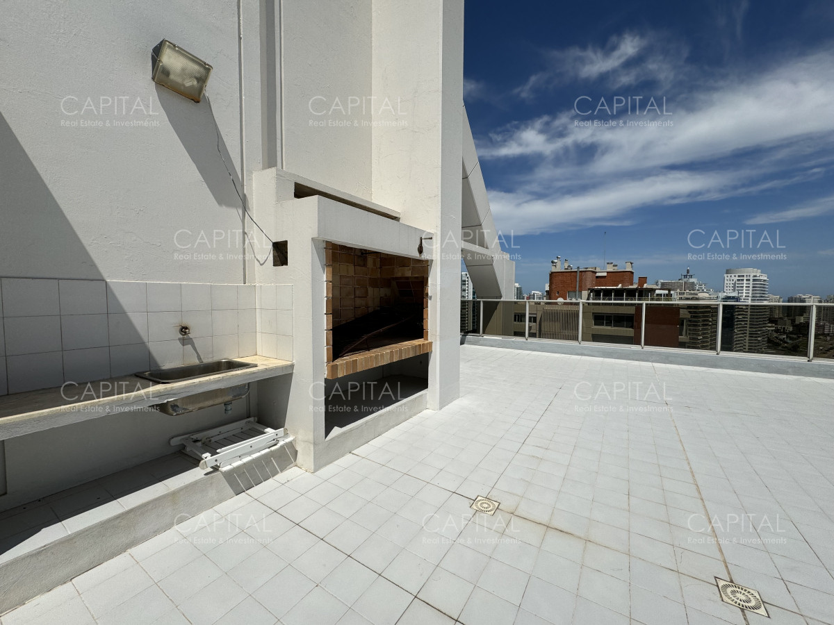 Apartamento ID.37573 - Penthouse Duplex en venta Playa Mansa Punta del Este.