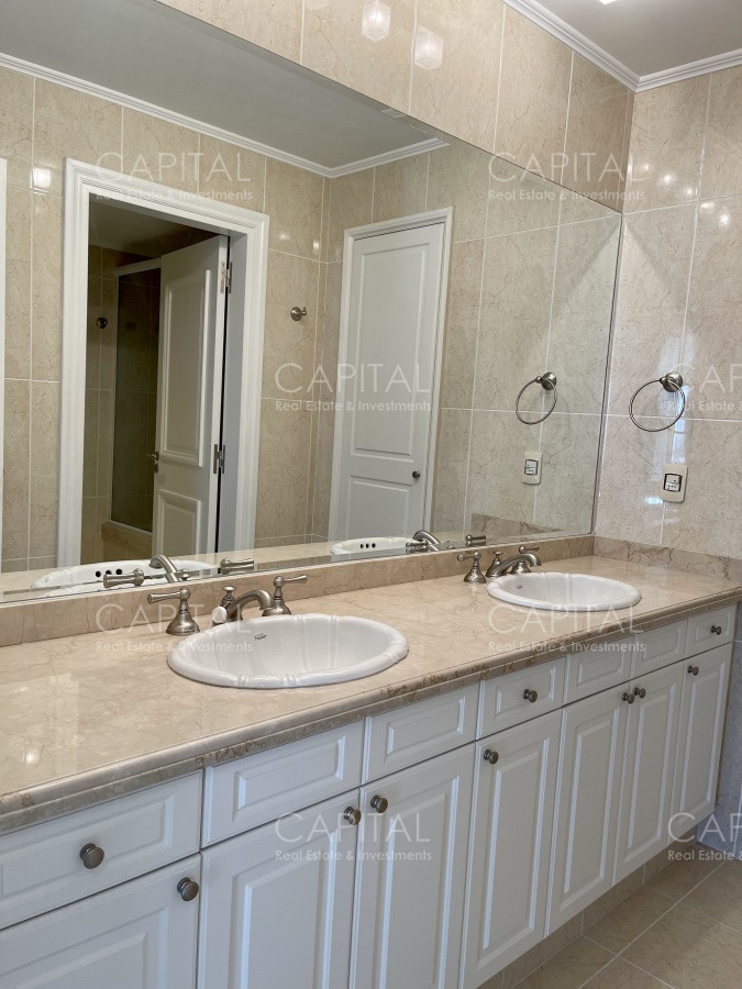 Apartamento ID.31040 - Venta de apartamento esquinero Le Jardin Punta del Este