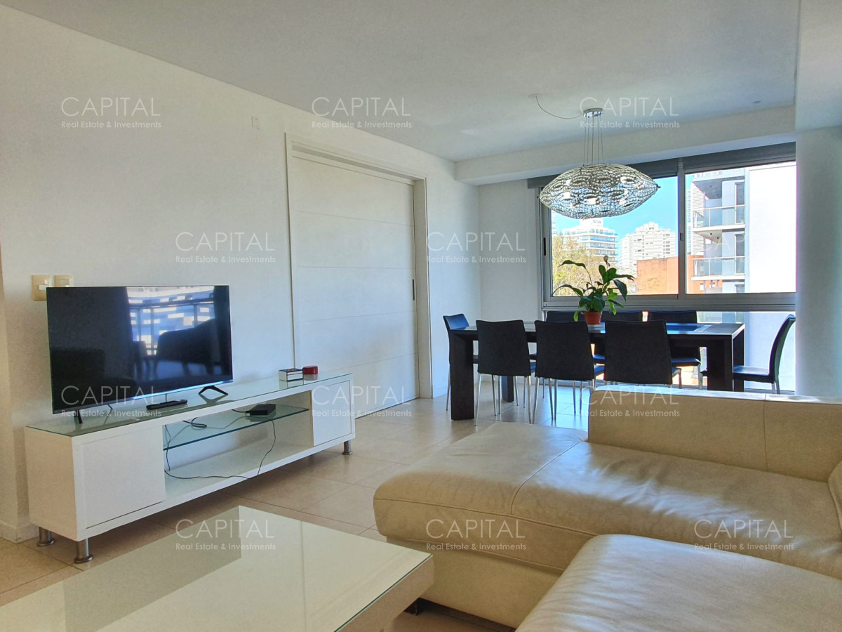 Apartamento ID.32724 - Apartamento en venta de tres dormitorios, edificio con muy buenos servicios.