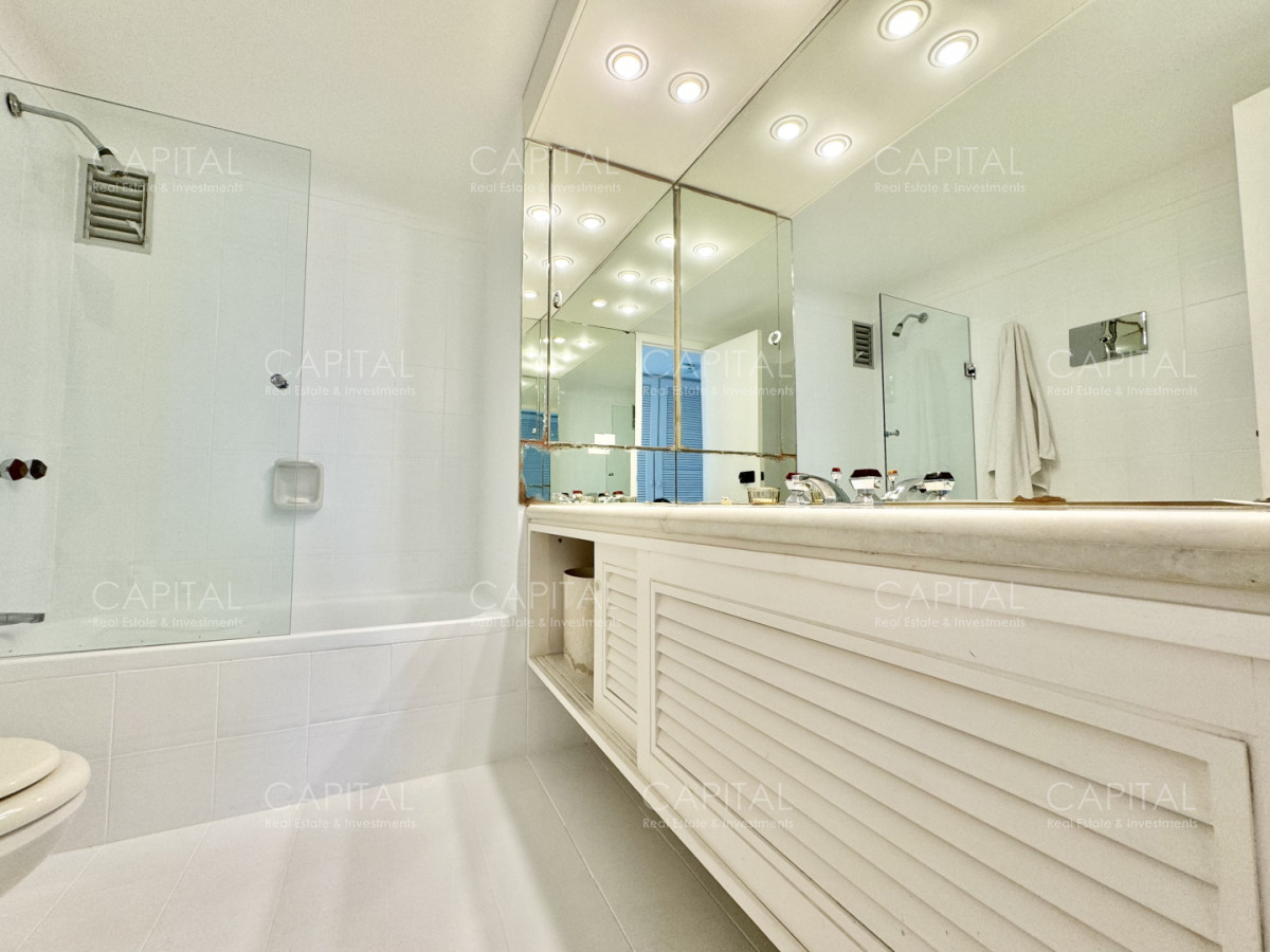 Apartamento ID.32324 - Estrella de Mar Punta del Este Departamento primera linea playa brava