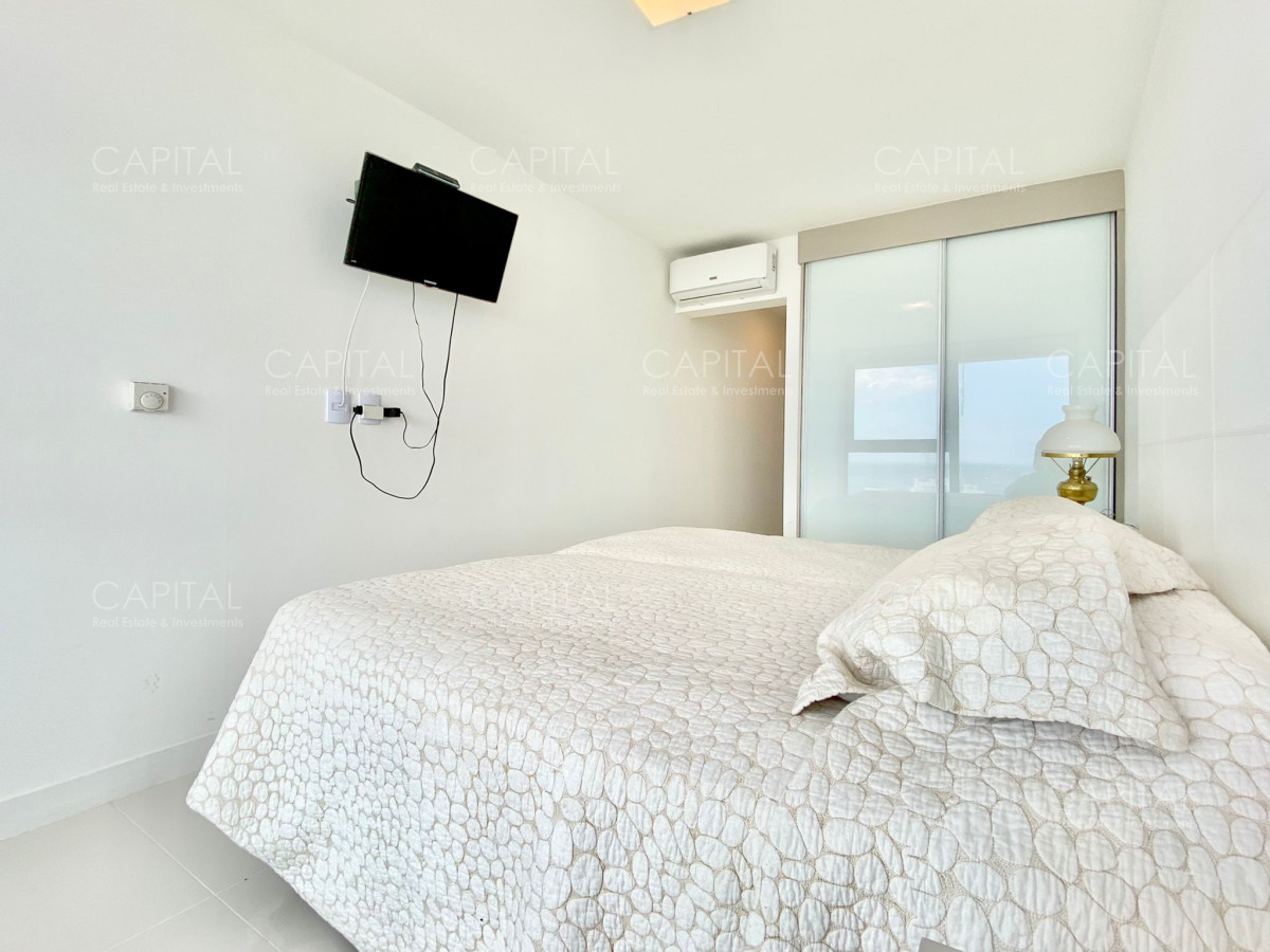 Apartamento ID.32684 - Apartamento en Venta Art Tower Tres Dormitorios en Suite
