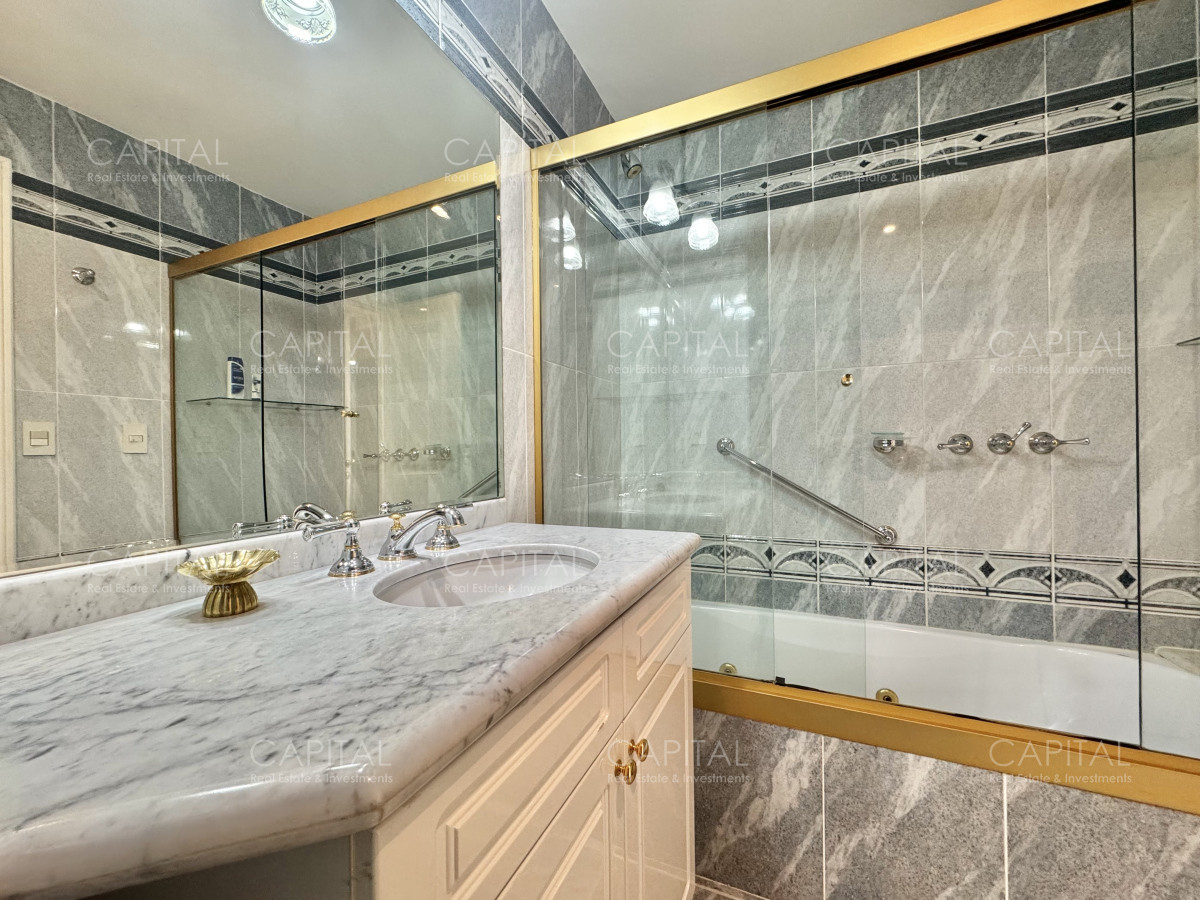 Apartamento ID.38754 - Coral Tower esquinero de tres dormitorios y servicio piso alto en venta