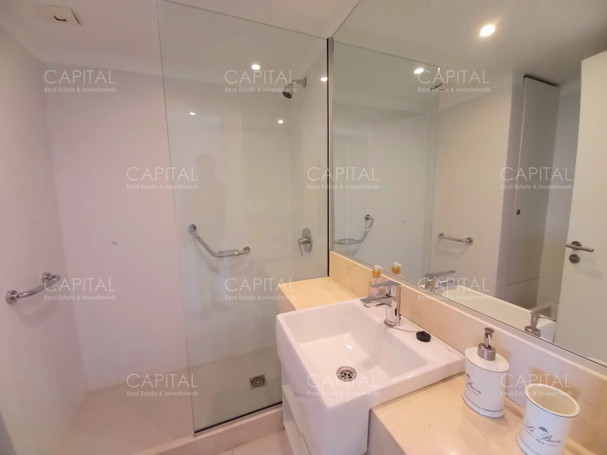Apartamento ID.31131 - Apartamento Frente al Mar en Venta Dos Dormitorios y Servicio