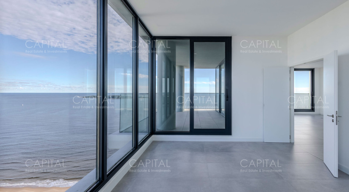 Apartamento ID.37953 - Penthouse en edificio Venetian Playa Mansa en Venta