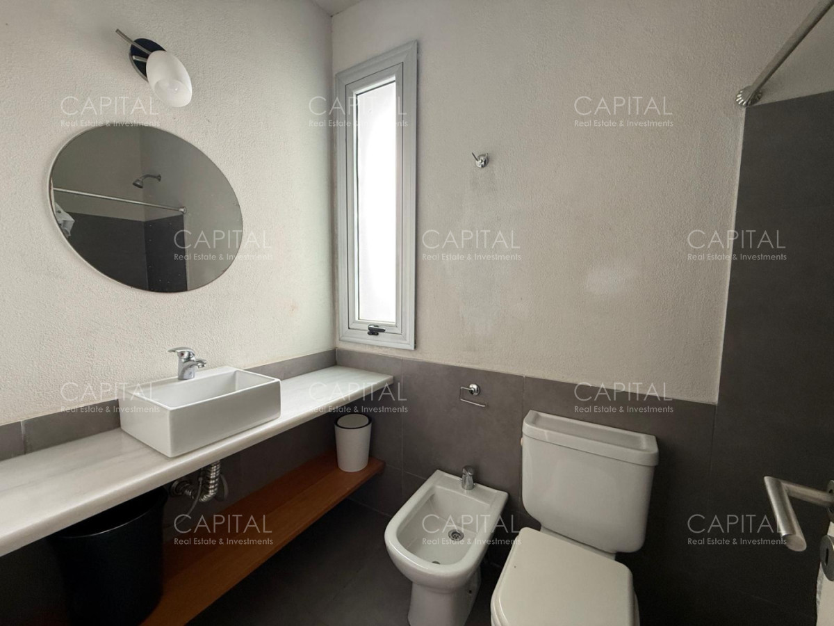 Apartamento ID.40377 - Departamento dos dormitorios en Manantiales en Alquiler con vista al mar y terraza.