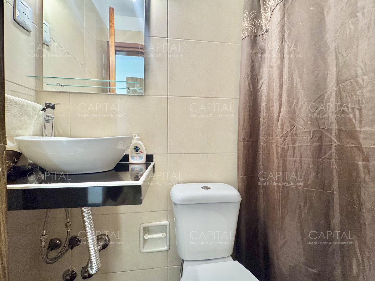Apartamento ID.38203 - Apartamento en Venta Reciclado de 3 dormitorios y servicio, Roosevelt. 