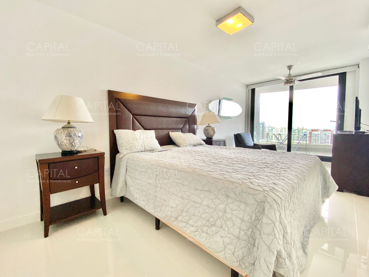 Apartamento ID.32684 - Apartamento en Venta Art Tower Tres Dormitorios en Suite