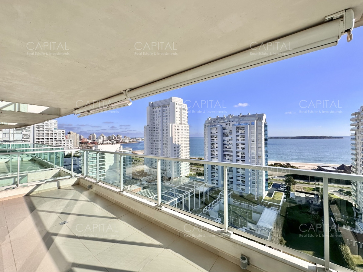 Apartamento de dos dormitorios con parillero en venta Playa Mansa., photo 2