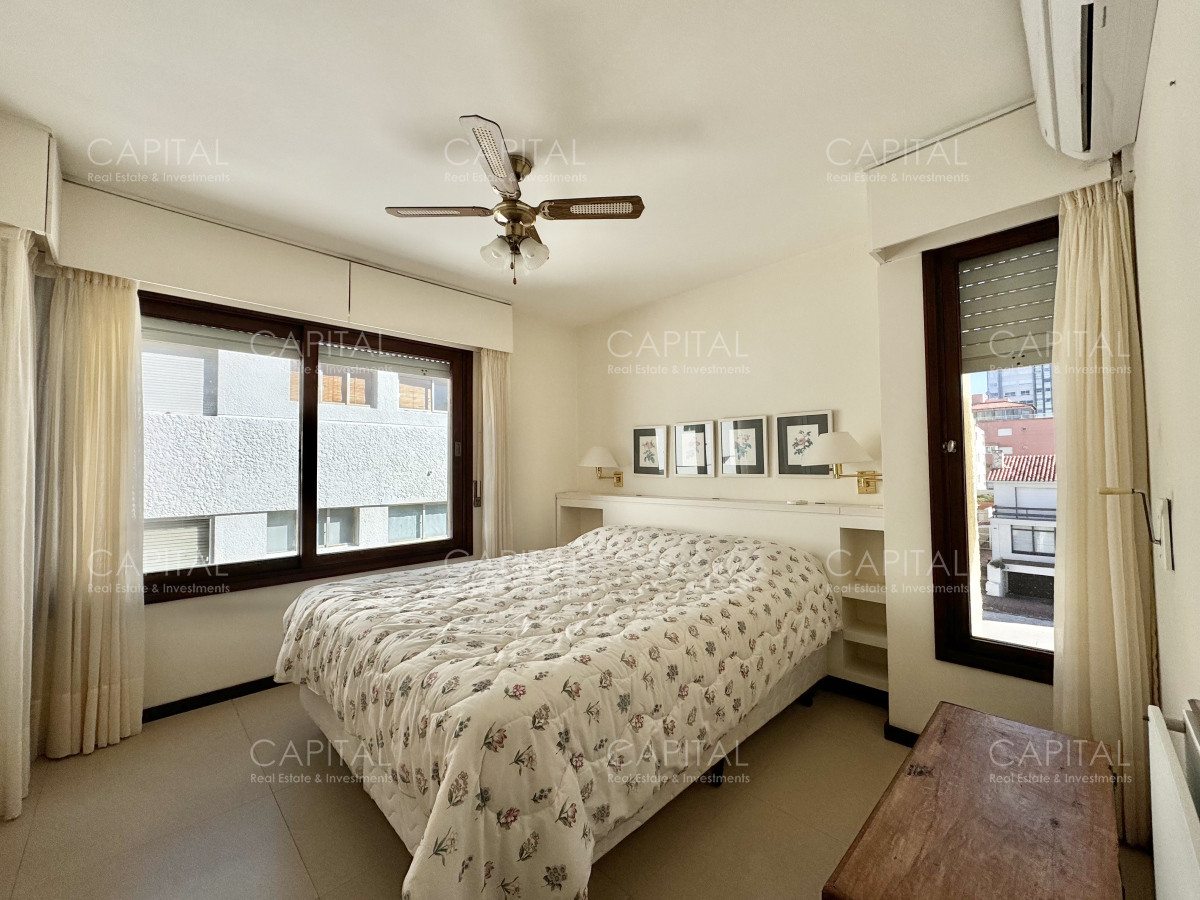 Apartamento ID.38759 - Apartamento de tres dormitorios en venta en Península, Punta del Este.