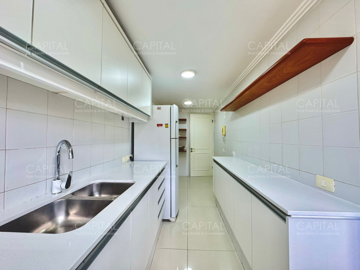 Apartamento ID.33022 - Apartamento en Venta 3 Dormitorios + Servicio Frente al Mar