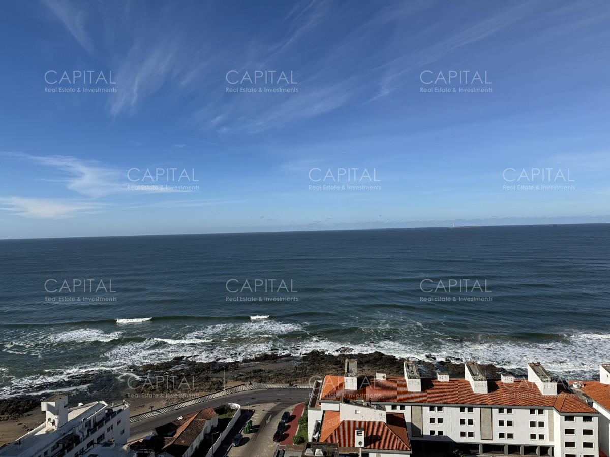 Apartamento ID.37407 - Apartamento de tres dormitorios y dependencia en Venta Punta del Este