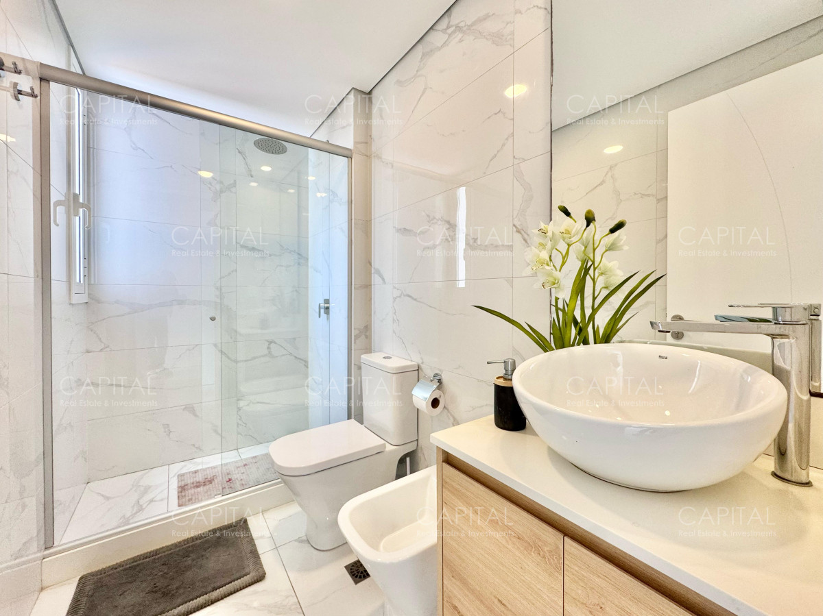 Apartamento ID.37935 - Paramount Tower de dos dormitorios frente al mar en Alquiler, Playa Mansa Punta del este