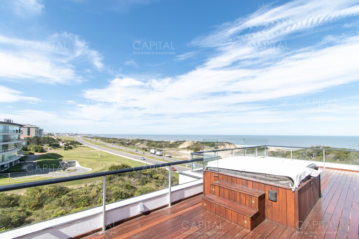 Apartamento ID.24988 - Alquiler Apartamento Frente al Mar Tres Dormitorios y Servicio