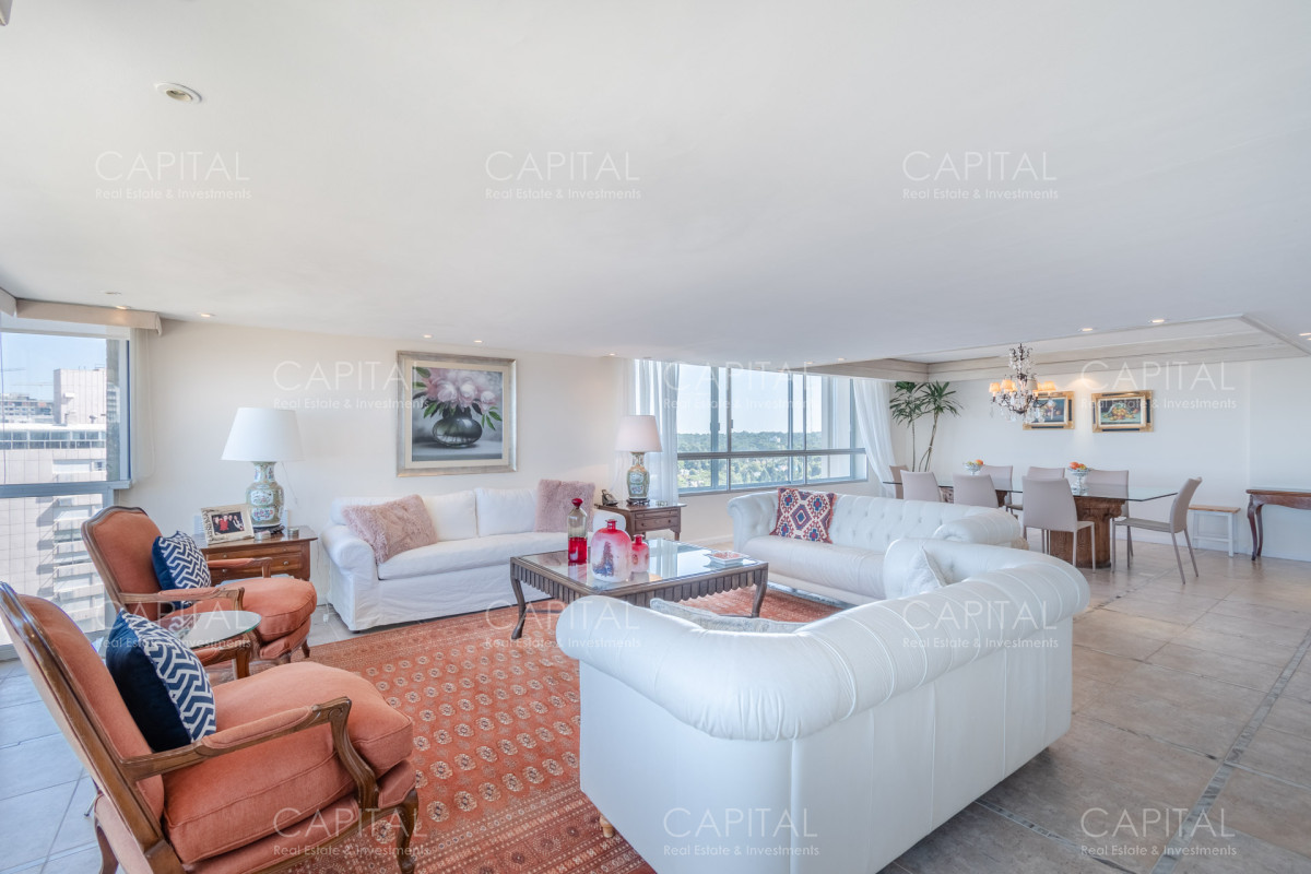 Apartamento ID.30607 - Penthouse de Cuatro Dormitorios frente al Mar - Venta Playa Mansa