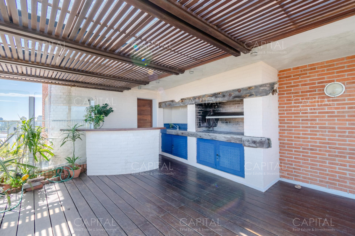 Apartamento ID.30607 - Penthouse de Cuatro Dormitorios frente al Mar - Venta Playa Mansa