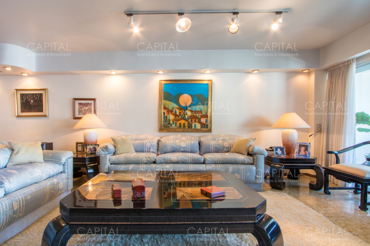 Apartamento ID.40499 - Amplio Apartamento de 4 Dormitorios en Venta Punta del Este