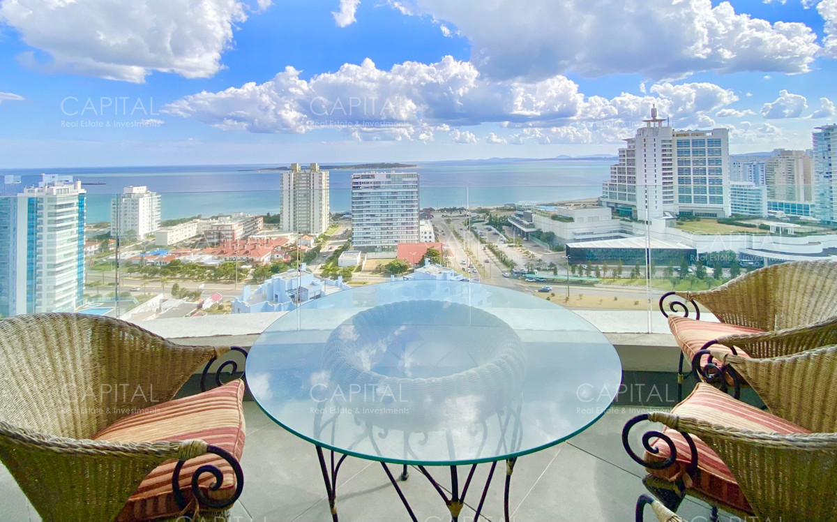 Apartamento ID.32684 - Apartamento en Venta Art Tower Tres Dormitorios en Suite