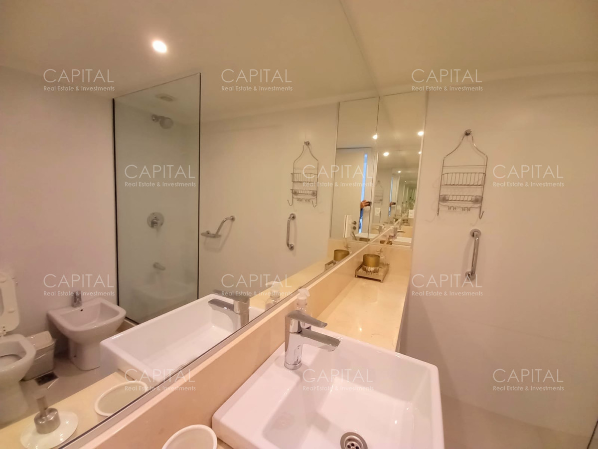 Apartamento ID.31131 - Apartamento Frente al Mar en Venta Dos Dormitorios y Servicio