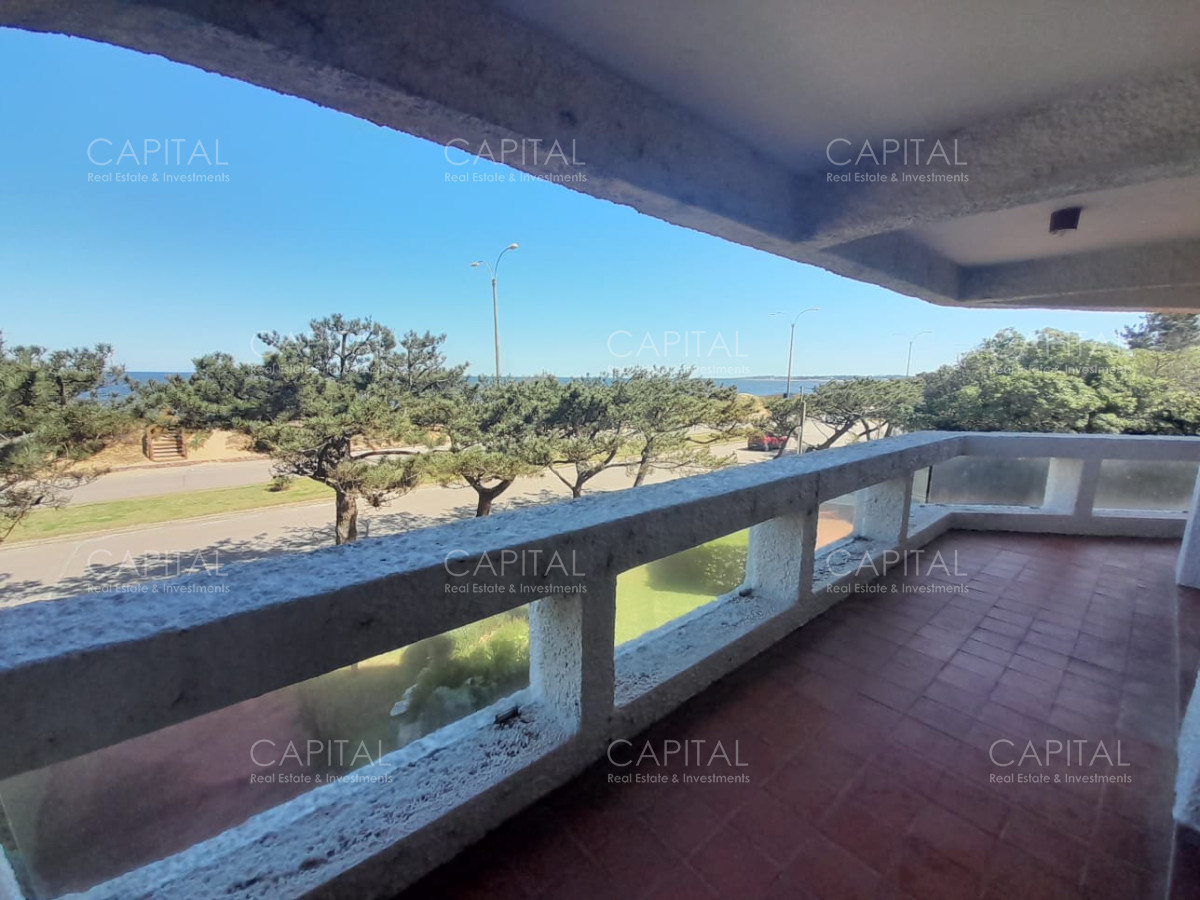 Apartamento ID.33231 - Venta departamento Playa Mansa dos dormitorios dos baños Punta del Este