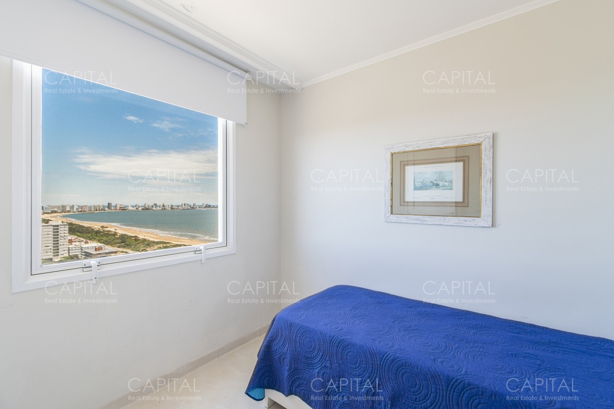 Apartamento ID.33697 - Apartamento en Le Jardin de tres dormitorios y dependencia de servicio en Venta Punta del Este en venta