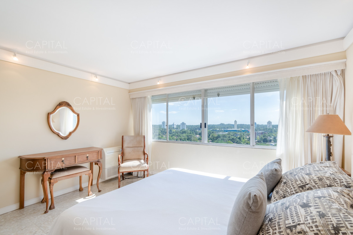 Apartamento ID.30607 - Penthouse de Cuatro Dormitorios frente al Mar - Venta Playa Mansa
