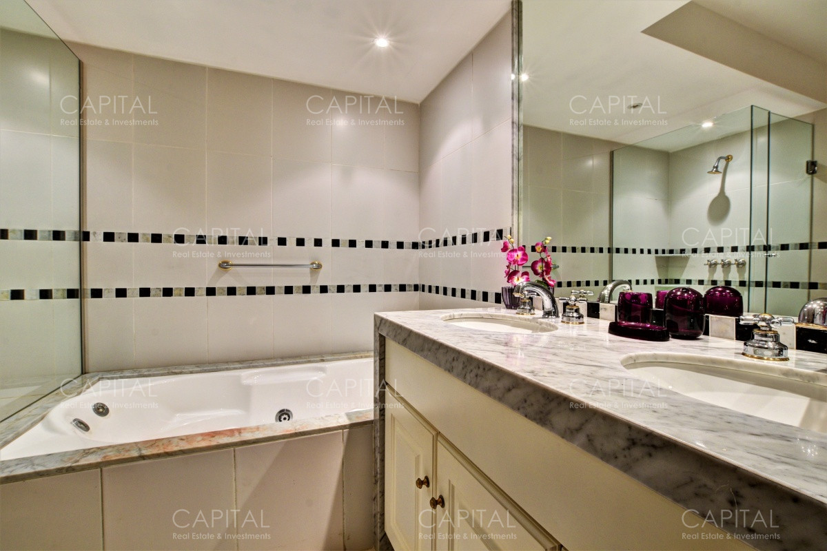 Apartamento ID.27366 - Apartamento Primera Fila Playa Brava en Alquiler 