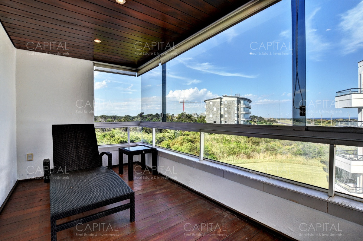 Apartamento ID.27366 - Apartamento Primera Fila Playa Brava en Alquiler 