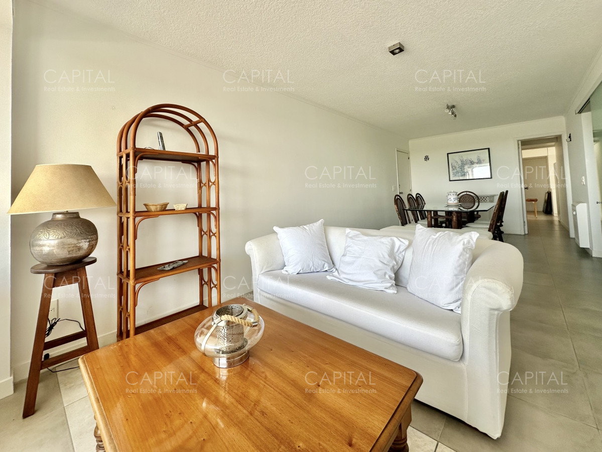 Apartamento ID.32765 - Apartamento de dos dormitorios y servicio en Alquiler Anual, Punta del Este