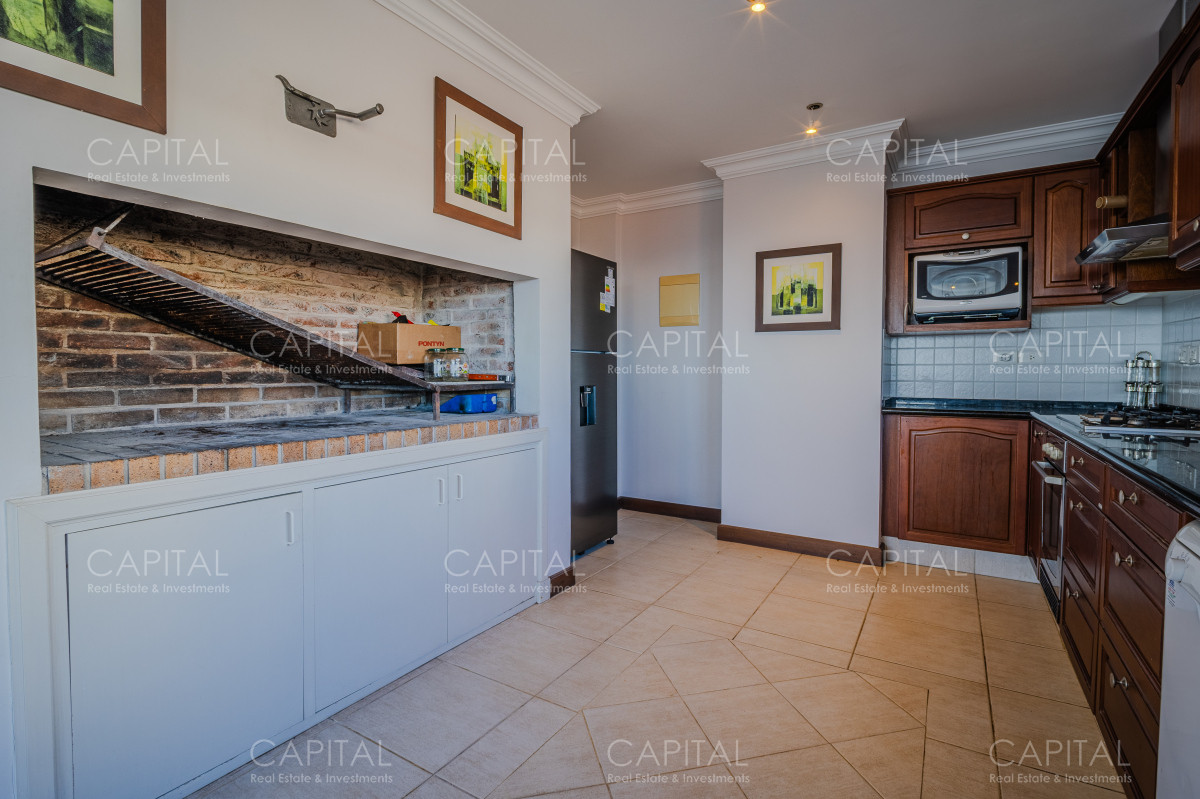 Apartamento ID.38440 - Penthouse de 3 dormitorios  y servicio  en primera linea Playa Mansa