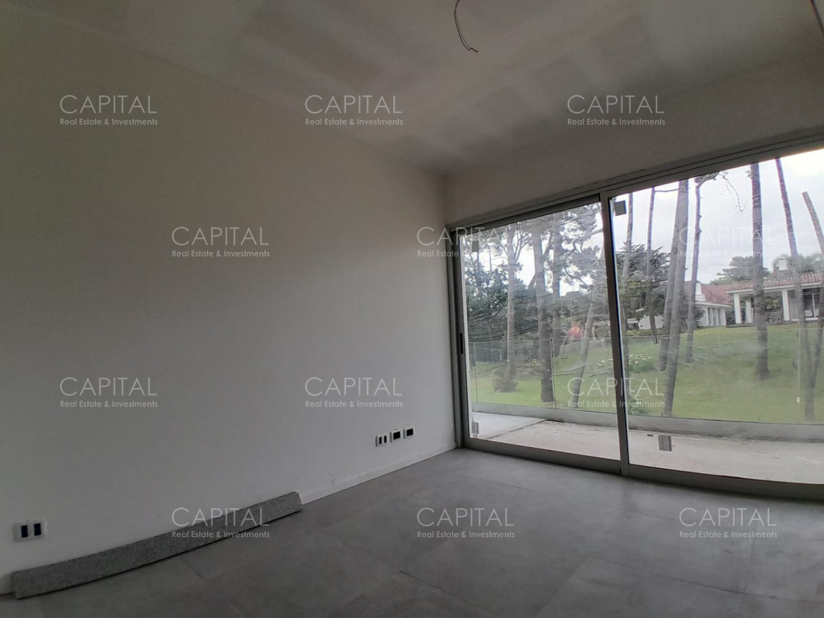 Apartamento ID.35149 - Apartamento a estrenar en venta, Playa Mansa - Punta del Este.